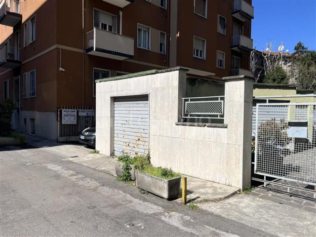 Box in vendita a Municipio 6, Milano