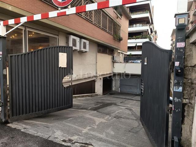 Box in vendita a Lido di Ostia, Roma Capitale