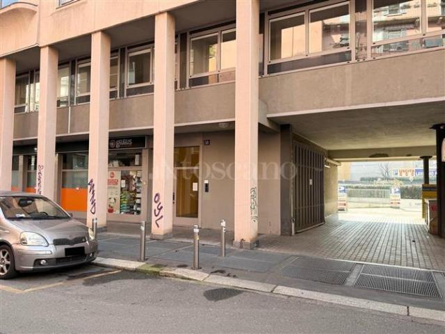Box in affitto a Municipio 5, Milano