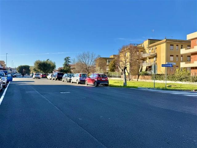 Box in vendita a Poggio dell'Asino, Roma Capitale