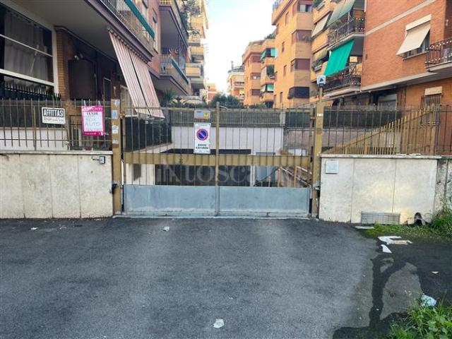 Box in vendita a Lido di Ostia, Roma Capitale
