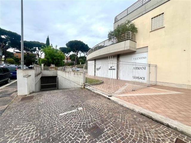 Box in vendita a Monte Sacro Alto, Roma