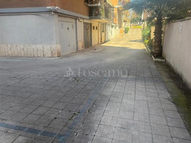 Box in vendita a Lido di Ostia, Roma Capitale