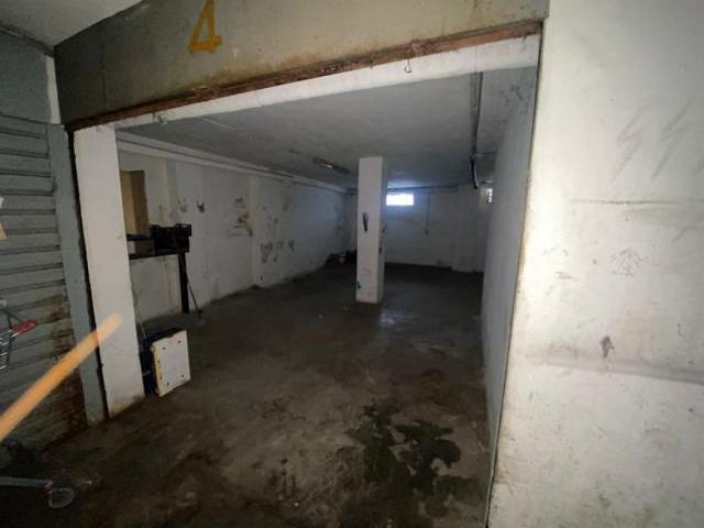 Box in vendita a Oggiono, Lombardia