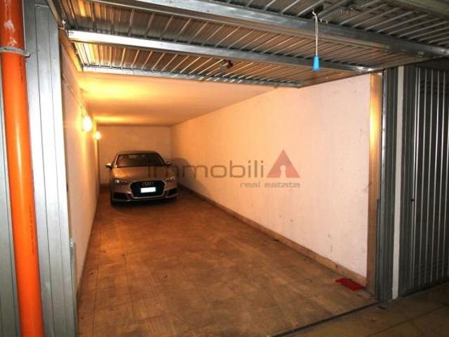 Box in vendita a Brugherio, Lombardia