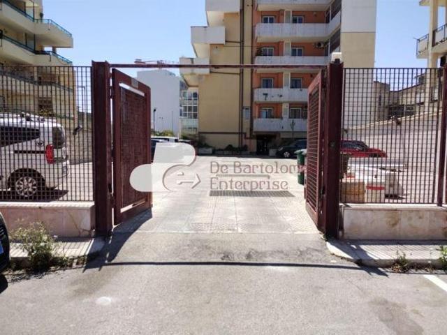 Box in vendita a Puglia, Bari