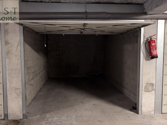 Garage vente à Le Bourg, Charbonnières-les-Bains