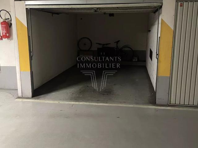 Garage vente à Paris, Île-de-France
