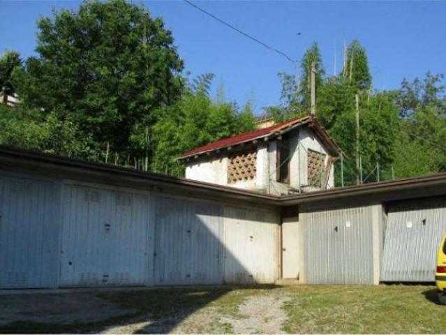 Box in vendita a Sirone, Lombardia