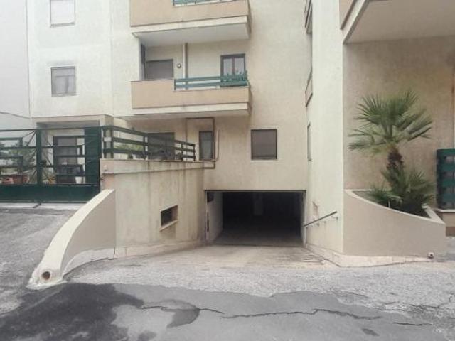 Box in vendita a Puglia, Brindisi