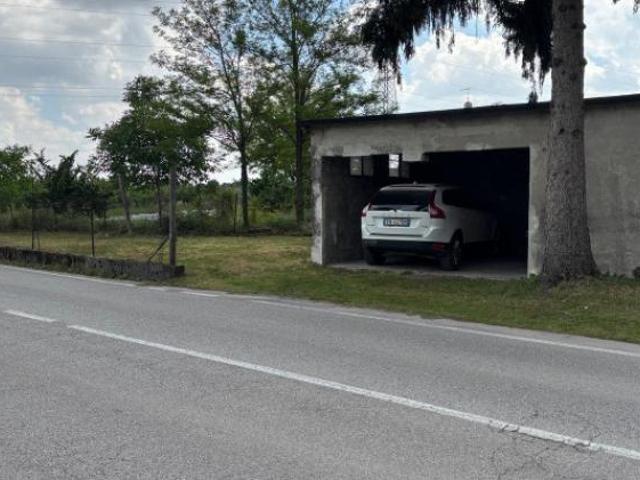 Box in vendita a Romano D'ezzelino, Veneto