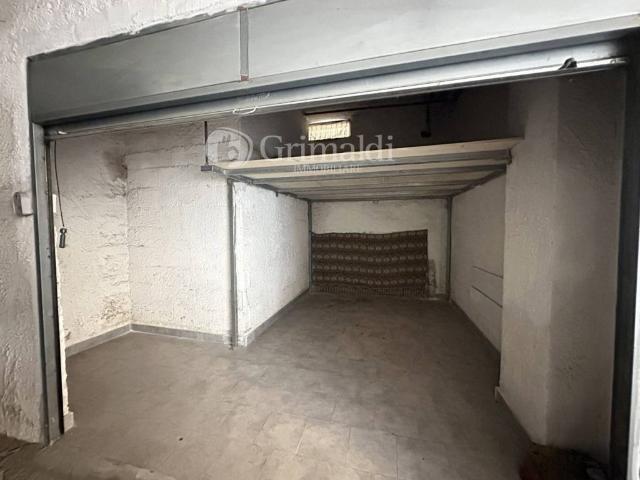 Box in affitto a Acerra, Campania