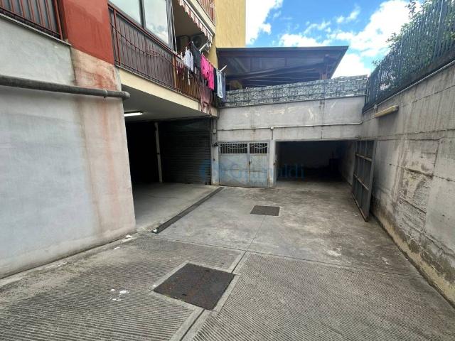 Box in affitto a Acerra, Campania