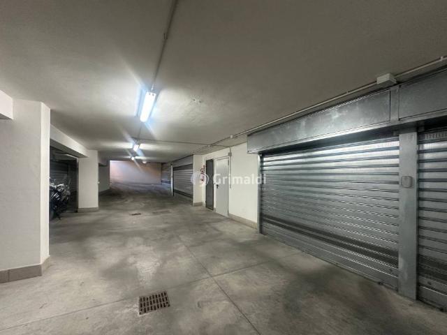 Box in affitto a Acerra, Campania