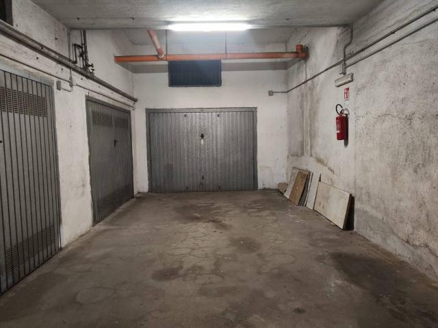 Box in affitto a Avellino, Campania