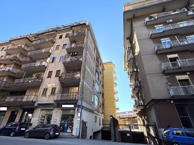 Box in affitto a Avellino, Campania