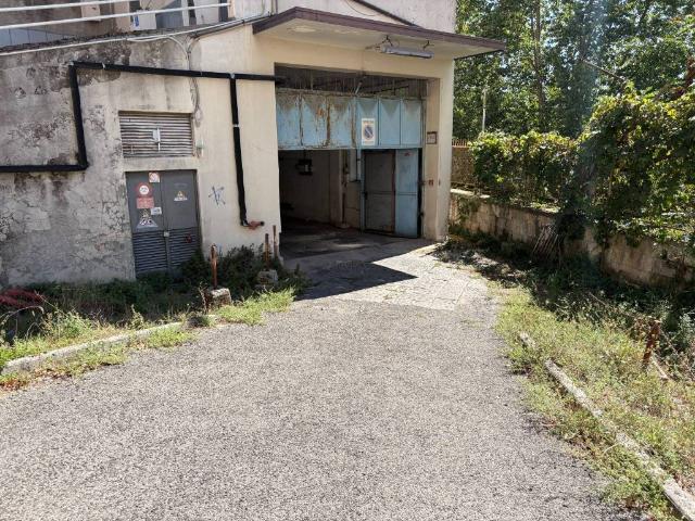 Box in affitto a Avellino, Campania