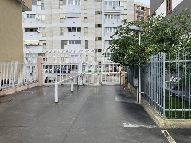 Box in affitto a Municipio 2, Puglia
