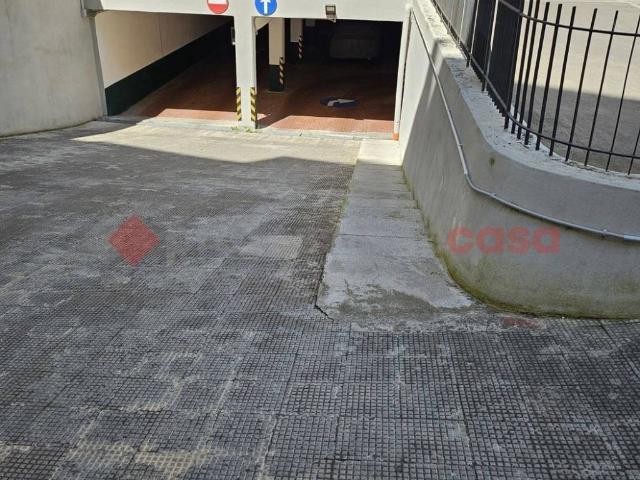 Box in affitto a Municipio 2, Puglia