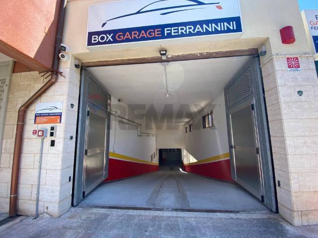 Box in affitto a Municipio 4, Puglia