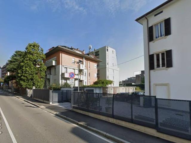 Box in affitto a Borgo Palazzo, Bergamo