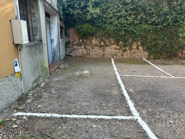 Box in affitto a Porto-Saragozza, Bologna