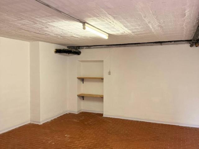 Box in affitto a Santo Stefano, Bologna