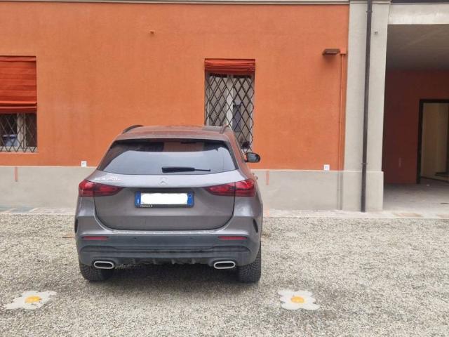 Box in affitto a Santo Stefano, Bologna