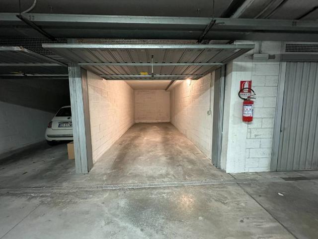 Box in affitto a Santo Stefano, Bologna