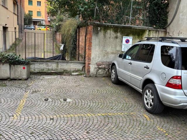 Box in affitto a Santo Stefano, Bologna