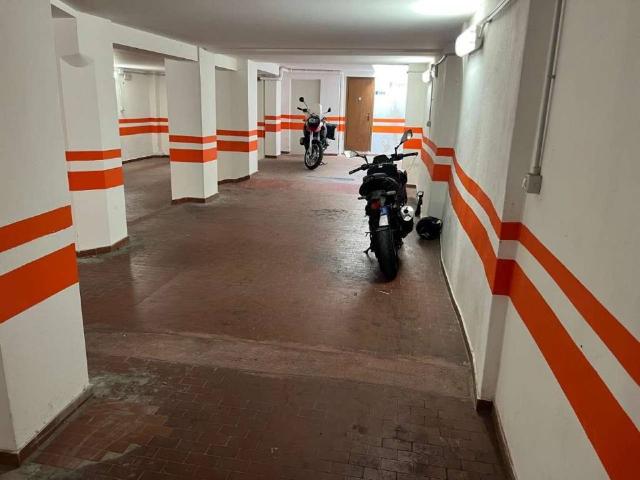 Box in affitto a Centro storico, Bologna