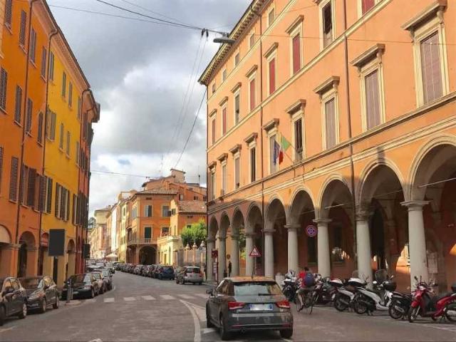 Box in affitto a Centro storico, Bologna