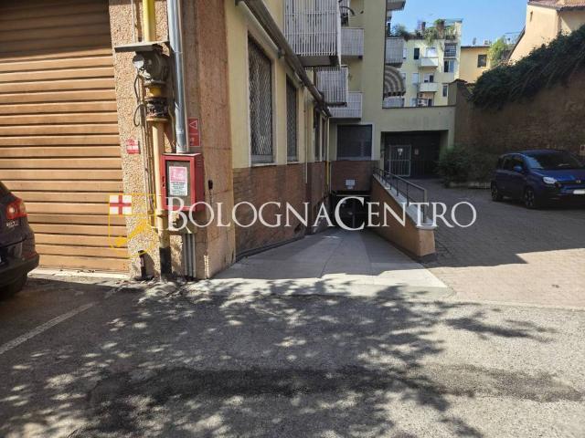 Box in affitto a Santo Stefano, Bologna