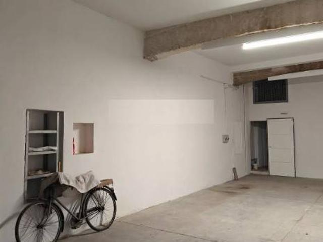 Box in affitto a Santo Stefano, Bologna