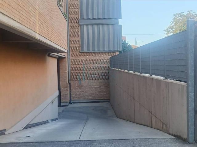 Box in affitto a Porto-Saragozza, Bologna