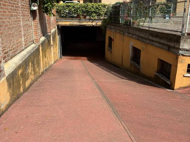 Box in affitto a Porto-Saragozza, Bologna