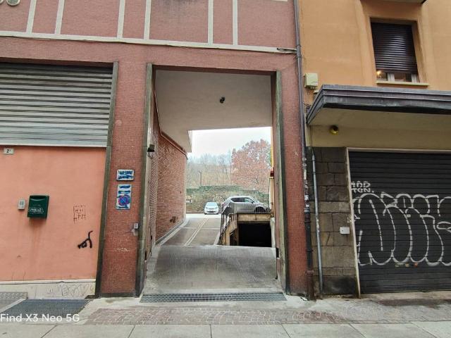 Box in affitto a Porto-Saragozza, Bologna