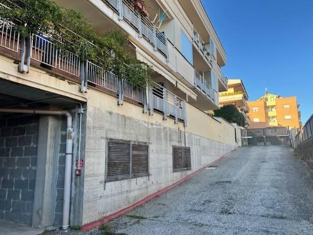 Box in affitto a Roma Capitale, Lazio