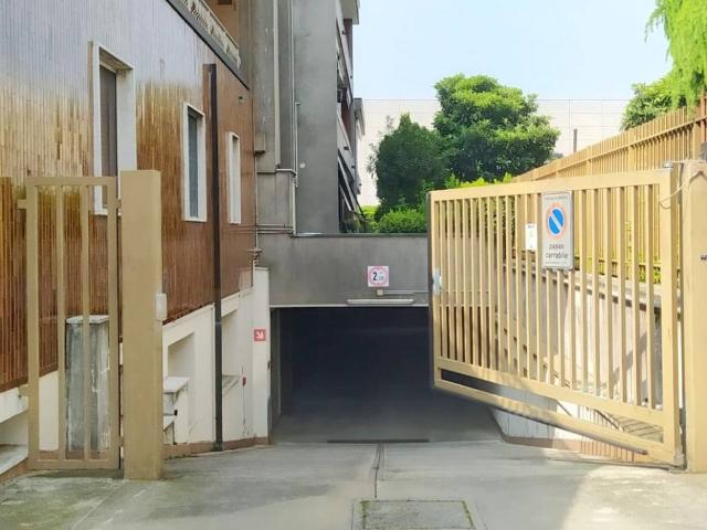 Box in affitto a Zona Omogenea Milano Nord, Bresso