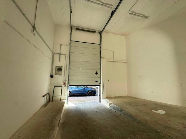 Box in affitto a Centro, Puglia