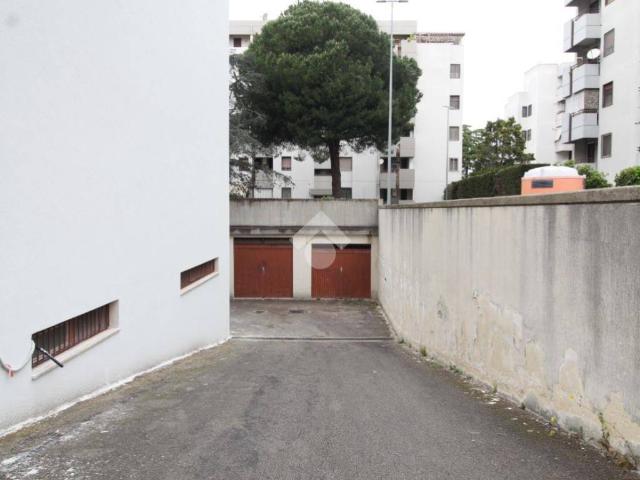 Box in affitto a Bozzano, Puglia