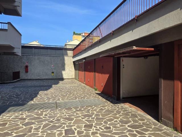 Box in affitto a Brugherio, Lombardia