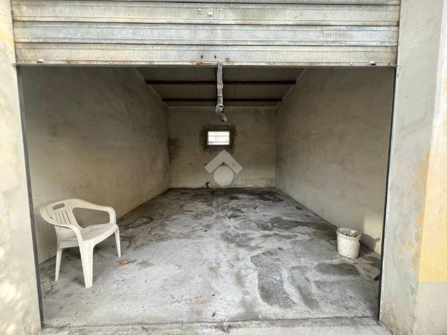 Box in affitto a Bagni Di Lucca Ponte, Toscana