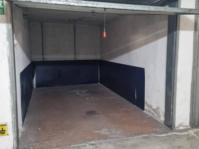 Box in affitto a Carugate, Lombardia