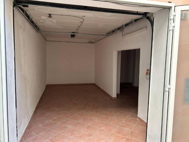Box in affitto a Cecina, Toscana