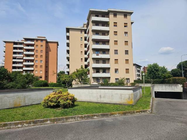 Box in affitto a Zona Omogenea Milano Nord, Cinisello Balsamo