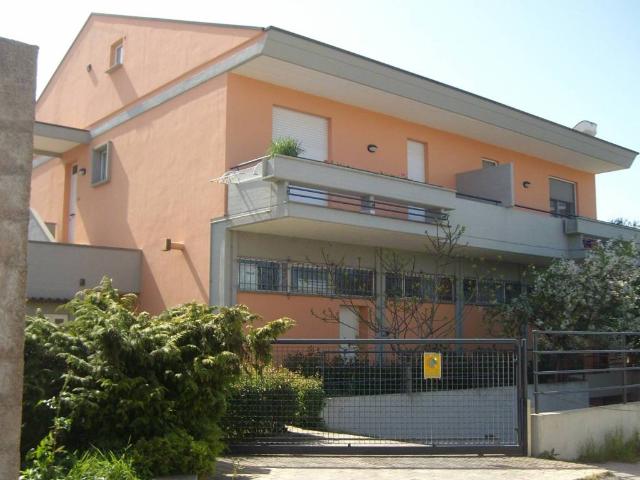 Box in affitto a Città Sant'angelo, Pescara