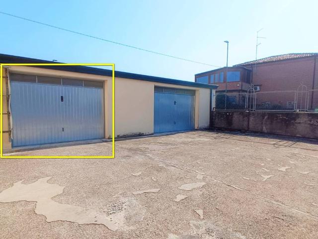 Box in affitto a Ponte San Pietro, Copparo