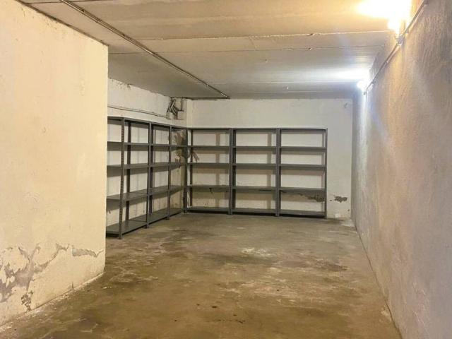 Box in affitto a Desenzano Del Garda, Lombardia