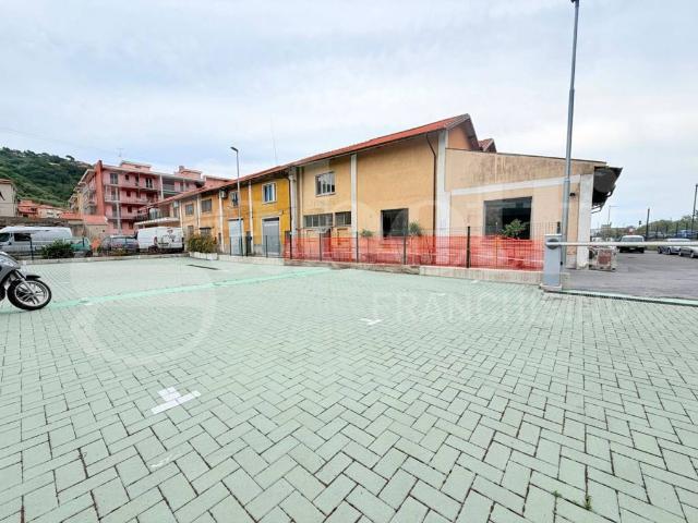 Box in affitto a Finale Ligure, Liguria